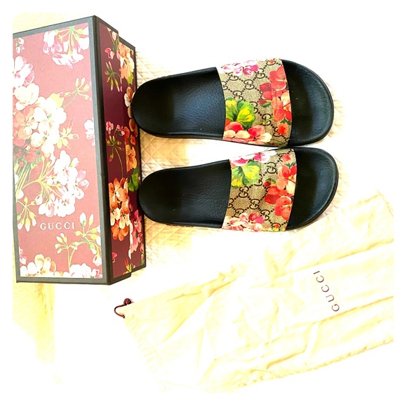 women's pursuit pool slide sandals